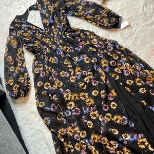 NWT Aidan Mattox V-Neck Pleated Chiffon Gown - SIZE: 10